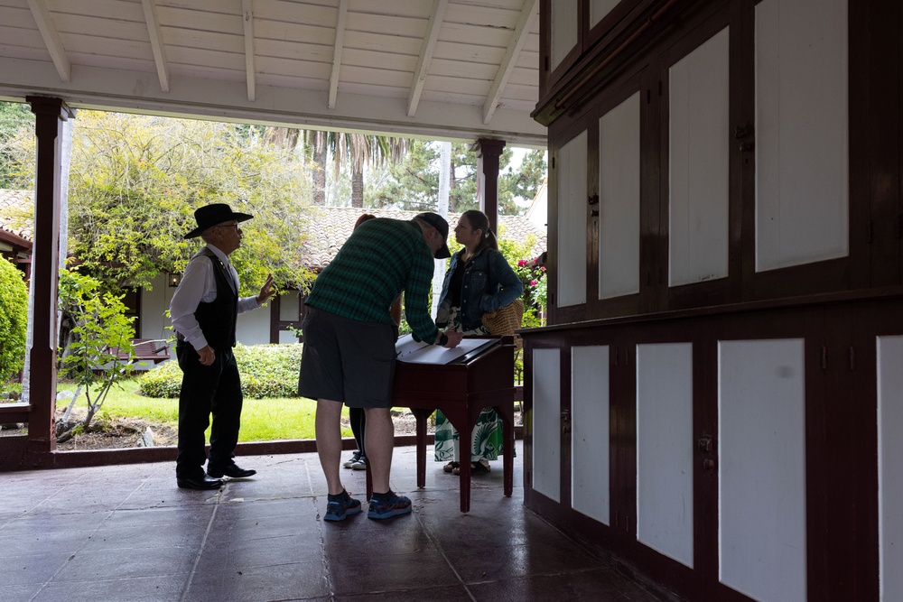 Great-Grandson of Former MCIWEST CG Visits Camp Pendleton