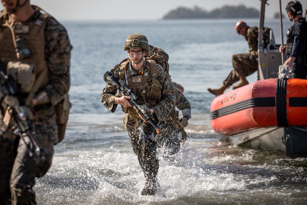 Marine forces conduct amphibious assault during TW25 Over-the-Beach operation at TW25