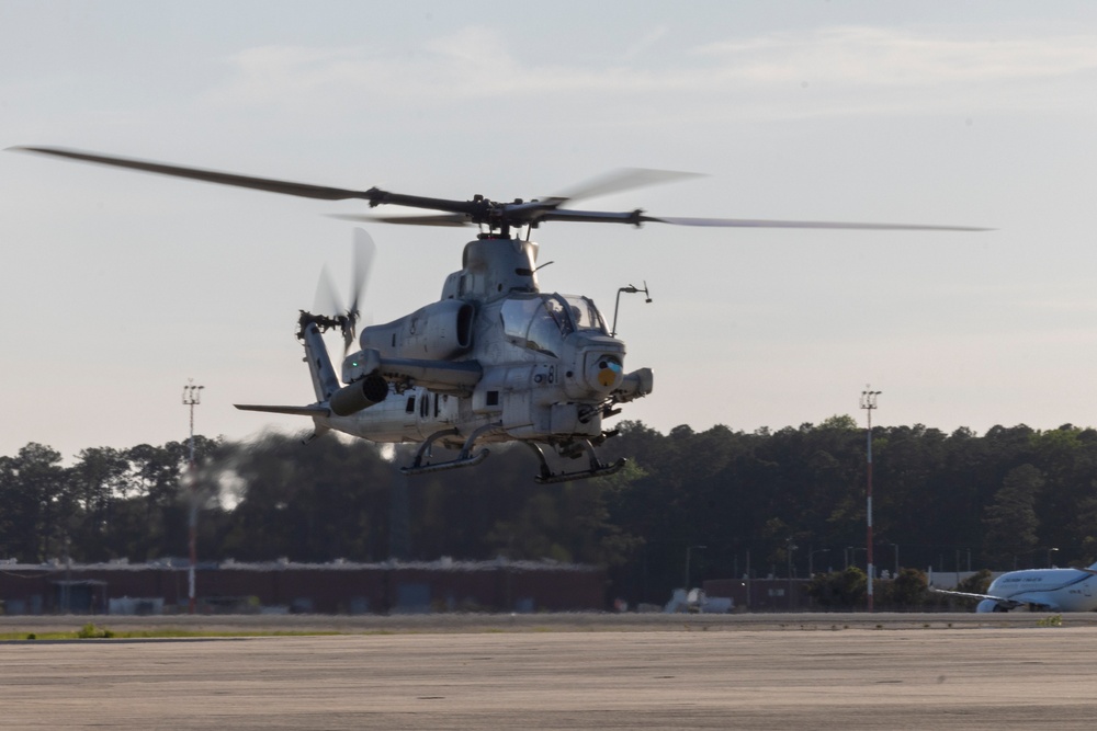 U.S. Marines assigned to HMLA-269 and VMM-263 (REIN) conduct FARP exercise