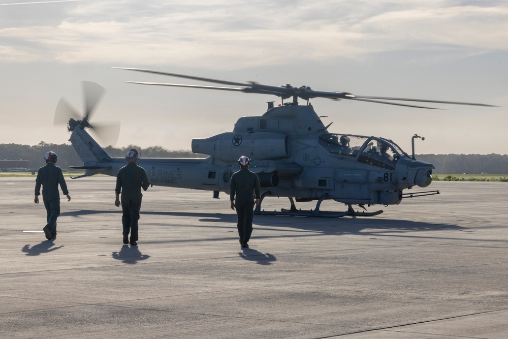 U.S. Marines assigned to HMLA-269 and VMM-263 (REIN) conduct FARP exercise