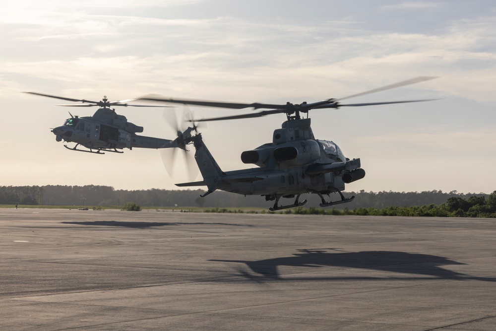 U.S. Marines assigned to HMLA-269 and VMM-263 (REIN) conduct FARP exercise