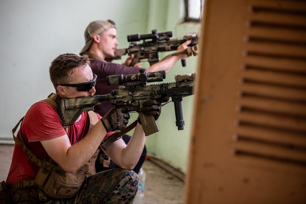 Marine forces conduct amphibious assault during TW25 Over-the-Beach operation at TW25
