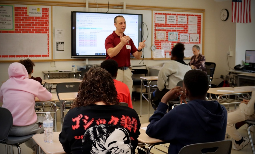 NSMRL Participates in Kelly Middle School Career Day