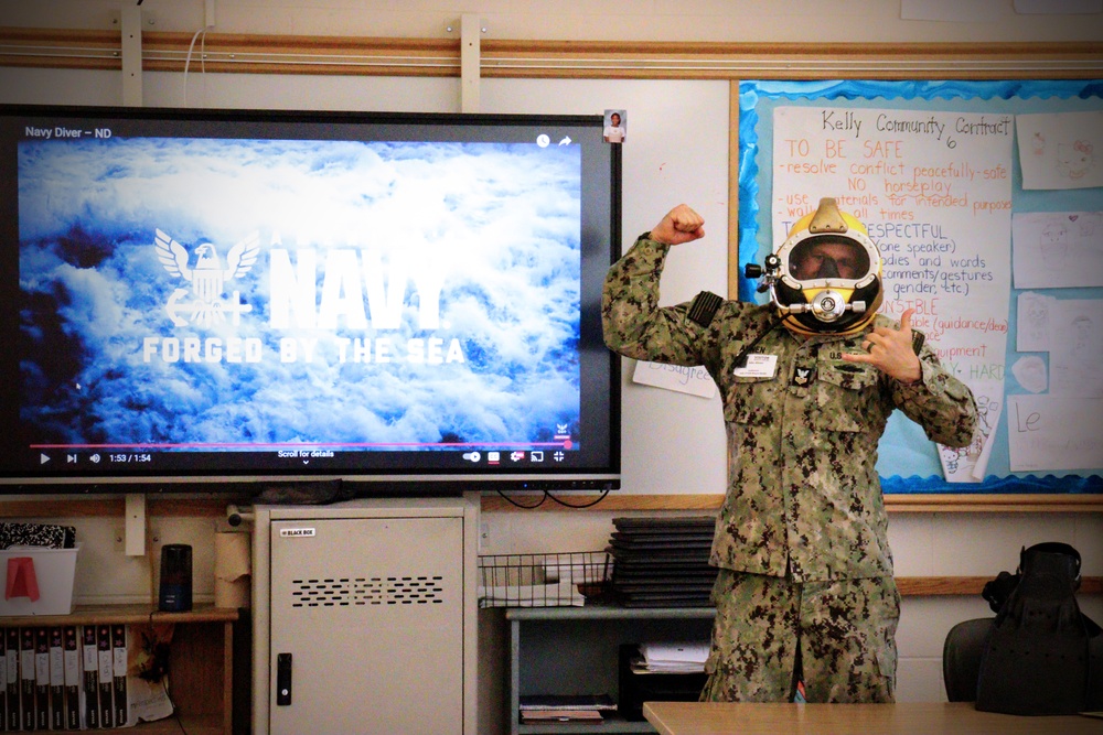NSMRL Participates in Kelly Middle School Career Day