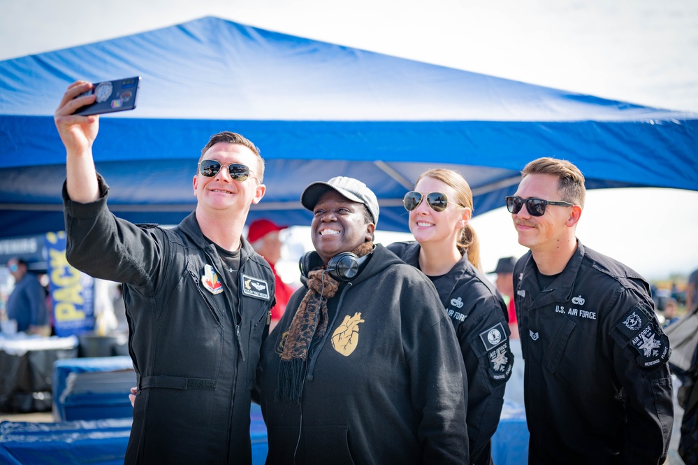F-16 Viper Demo Team Thrills at California Capital Airshow