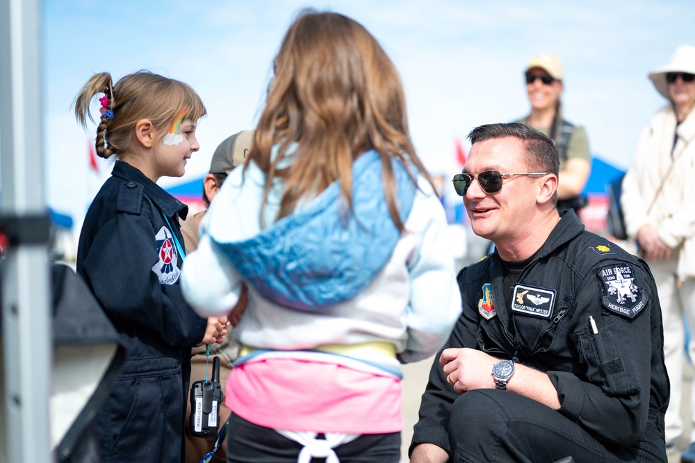 F-16 Viper Demo Team Thrills at California Capital Airshow