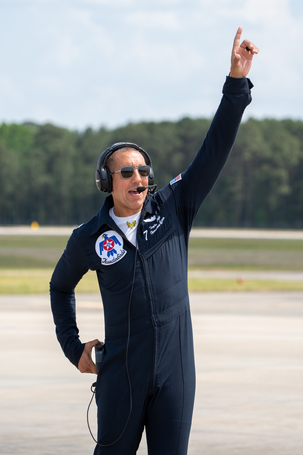 USAF Thunderbirds fly in Wings Over Wayne Airshow