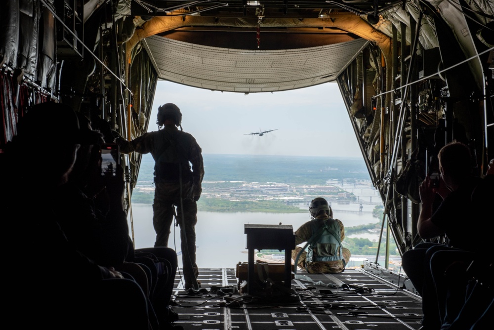 182nd Airlift Wing hosts ESGR Boss Lift May 7, 2025