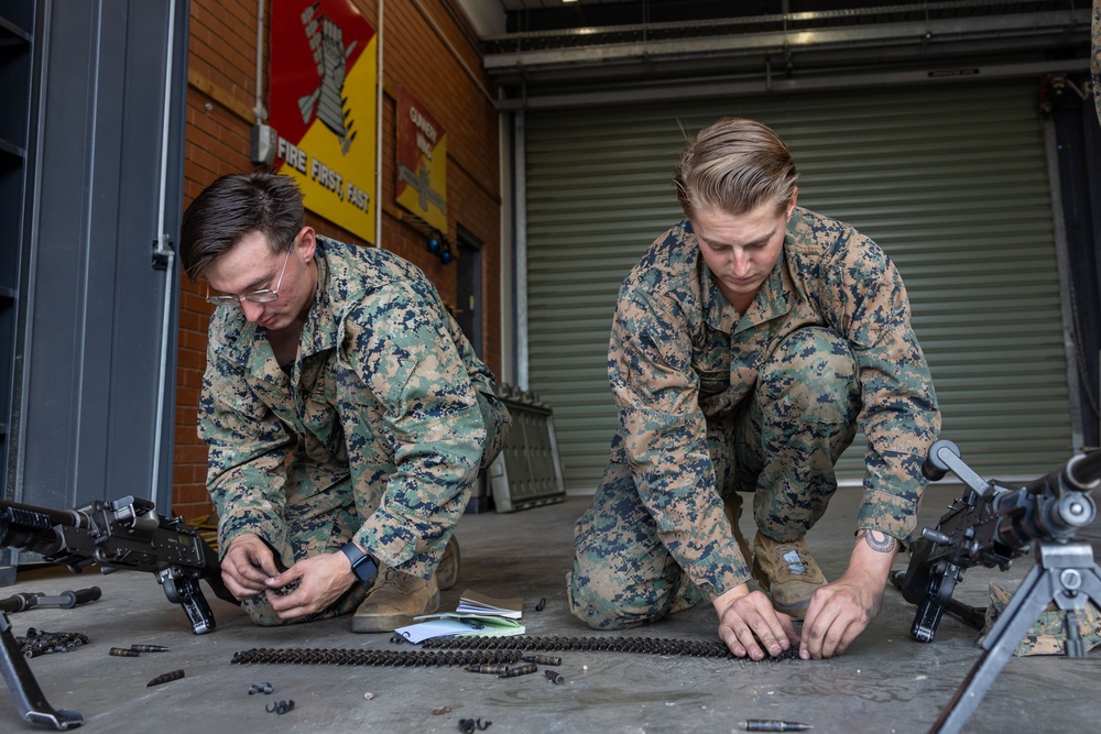 U.S. Marines, Australians practice weapons handling procedures