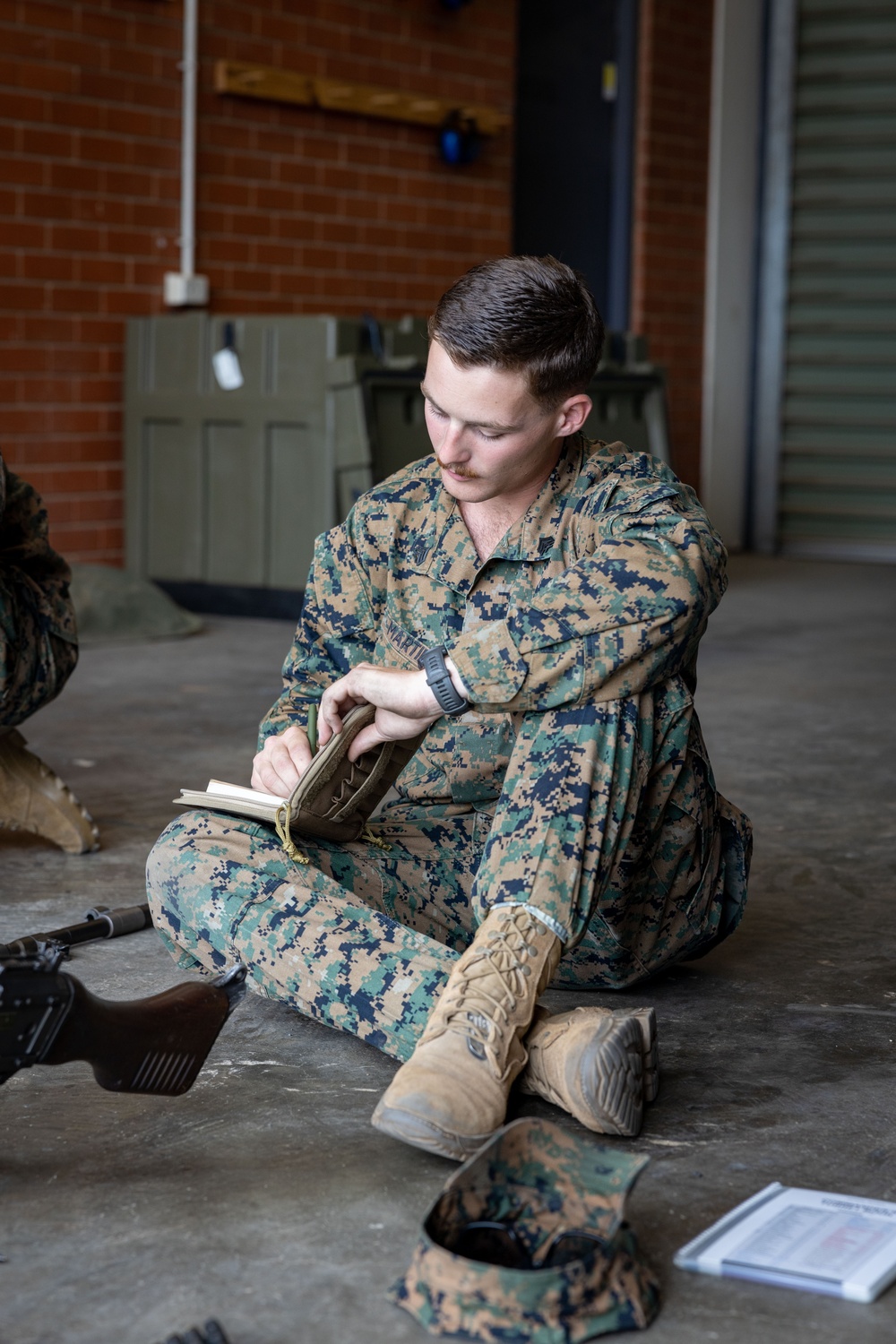 U.S. Marines, Australians practice weapons handling procedures