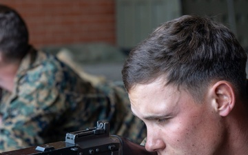 U.S. Marines, Australians practice weapons handling procedures