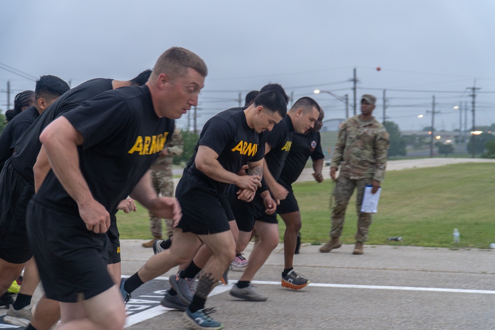 13th Armored Corps Sustainment Command Soldiers conduct an Army Combat Fitness Test