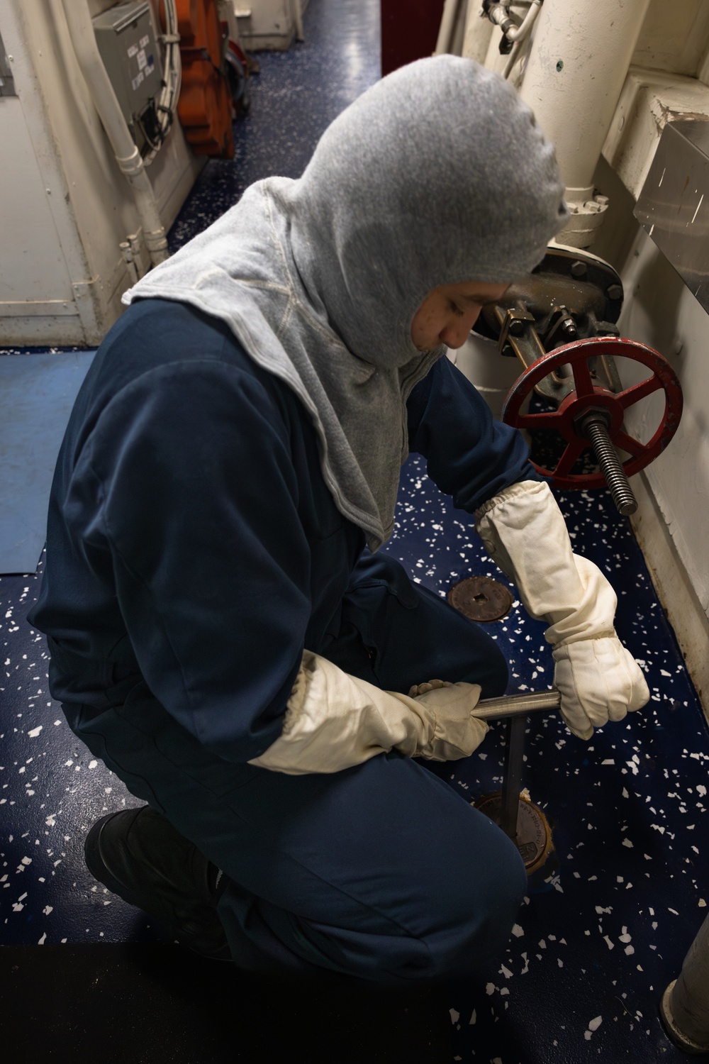 USS Oscar Austin (DDG 79) Conducts General Quarters Drills