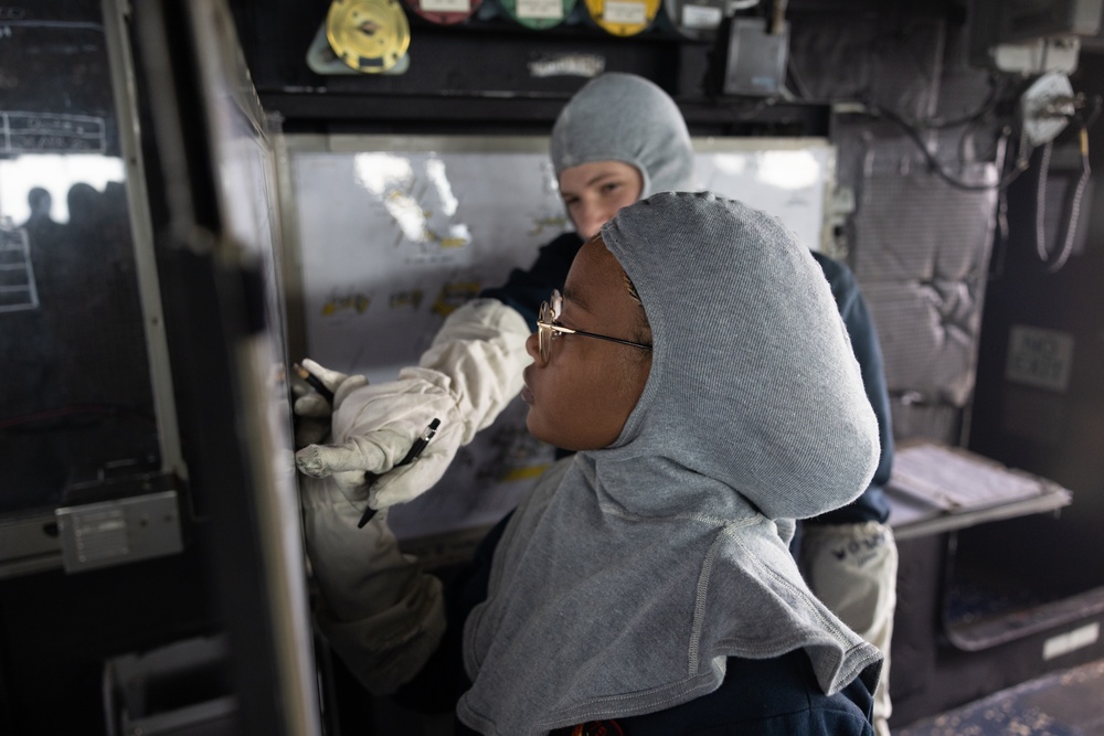 USS Oscar Austin (DDG 79) Conducts General Quarters Drills