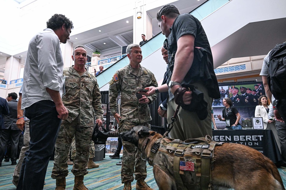 Gen. Fenton and Sgt. Maj. Shorter Tour the Grounds During SOF Week