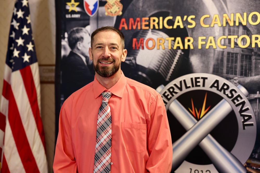Army chief celebrates 25 years of service at Army arsenal