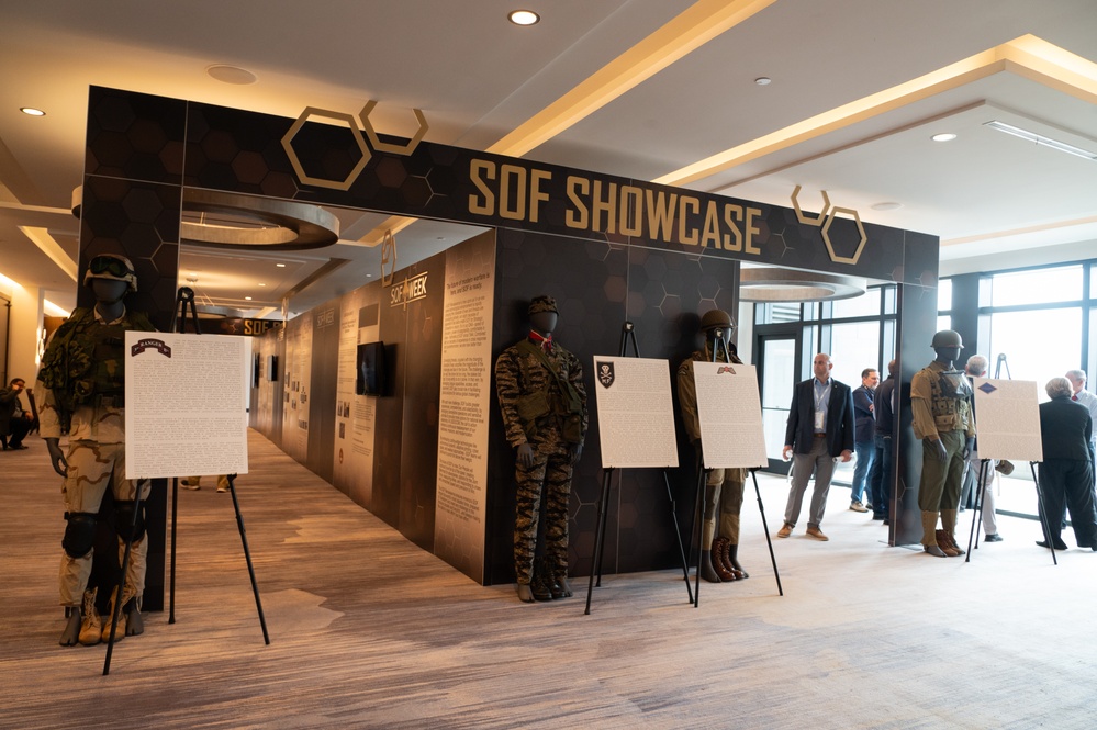 Guests Visit the SOF Showcase During SOF Week