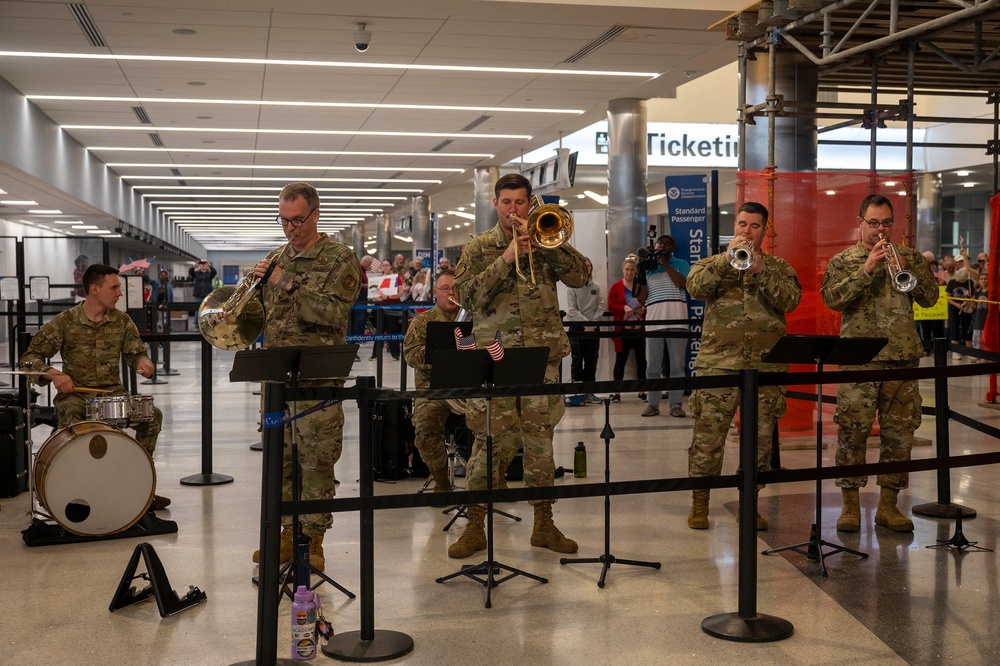Honor Flight return - Dayton International Airport