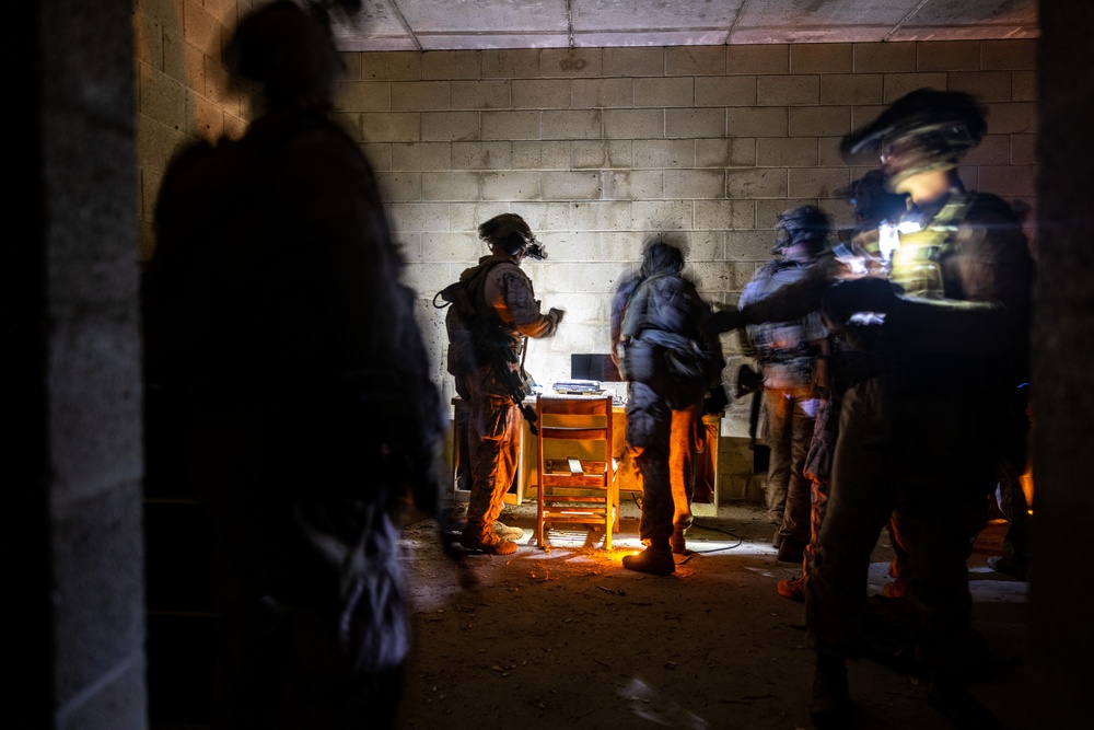 3rd Bn., 1st Marines conducts day, night raids during EOTG raid leaders course