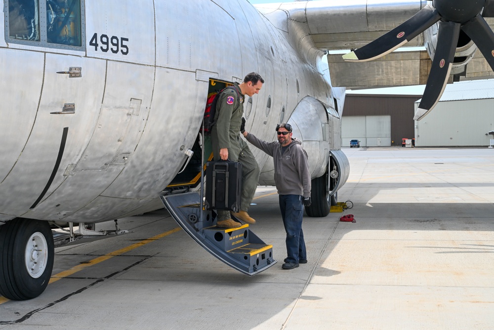 572nd AMXS receives unpainted C-130
