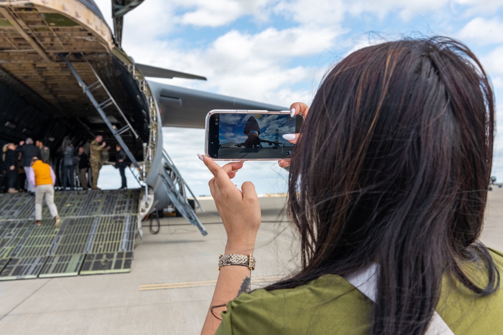 Travis hosts Honorary Commanders OG Tour