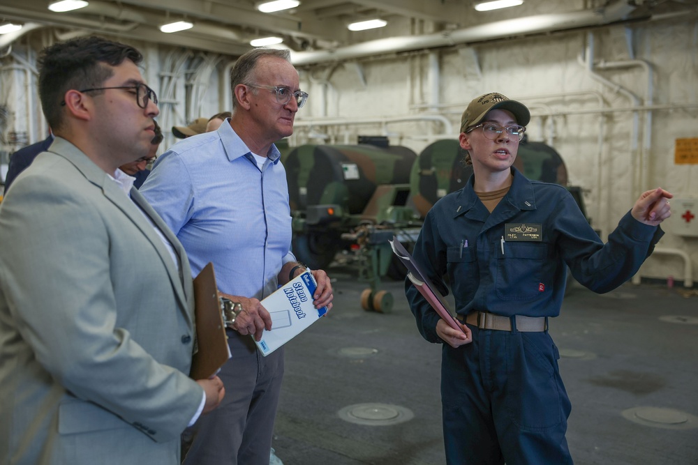 USS Fort Lauderdale Tests Communications Proficiencies During Integrated Naval Warfighting Training