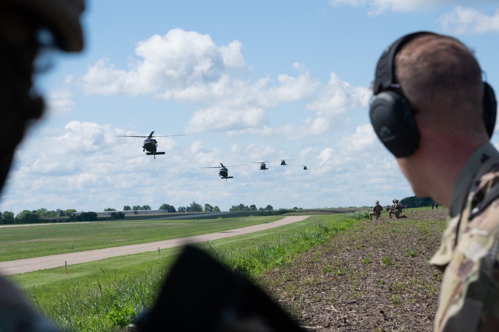 509th SFS enhances joint force capabilities with ARNG 1-135 AHB