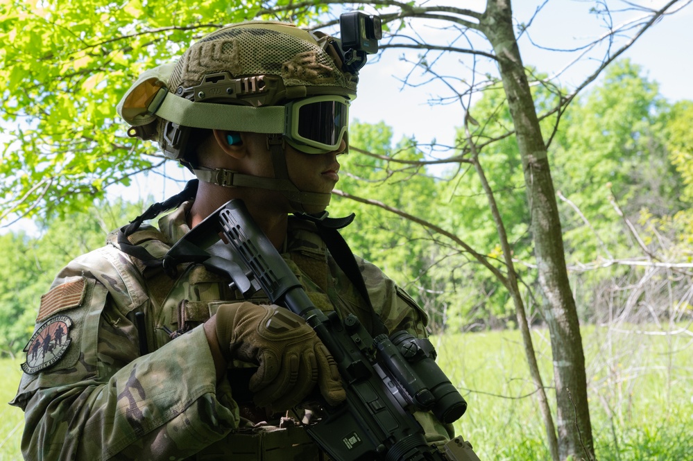 509th SFS enhances joint force capabilities with ARNG 1-135 AHB