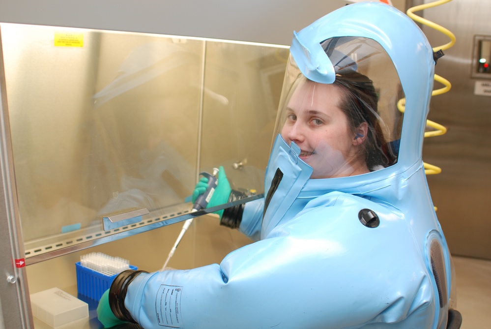 RIID Microbiologist Earns Civilian Distinction for Contributions to Emerging Science