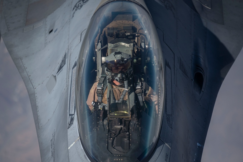 Refueling F-16s to maintain airpower over USCENTCOM AOR