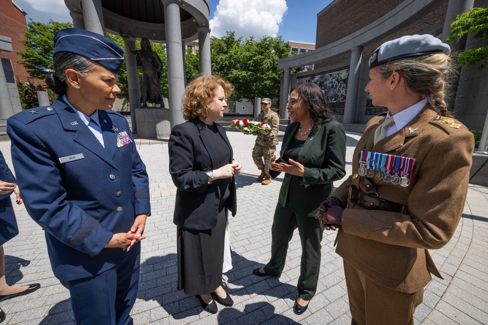 Ceremony commemorates 80th anniversary of Victory in Europe