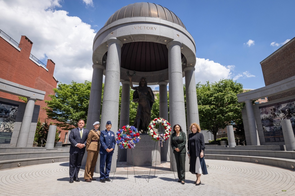 Ceremony commemorates 80th anniversary of Victory in Europe