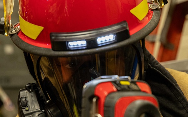 George Washington Sailors Conduct Firefighting Drills