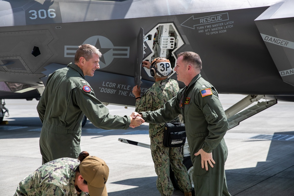 Strike Fighter Squadron (VFA) 147 holds change of command in Iwakuni