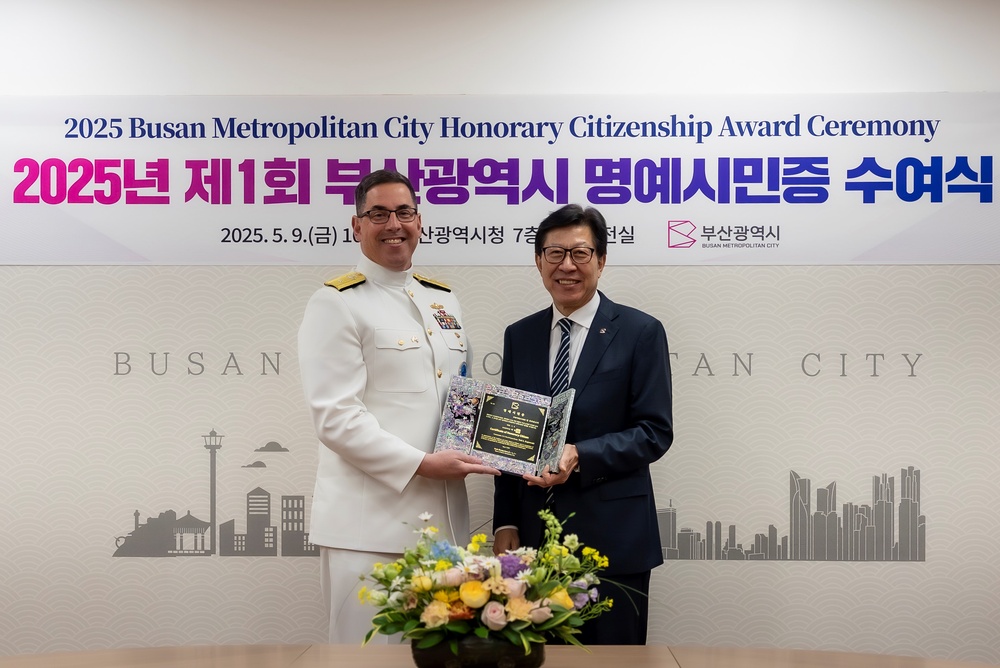 CNFK Commander Named Honorary Citizen of Busan