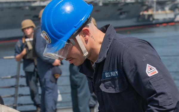 USS Benfold (DDG 65) begins patrol