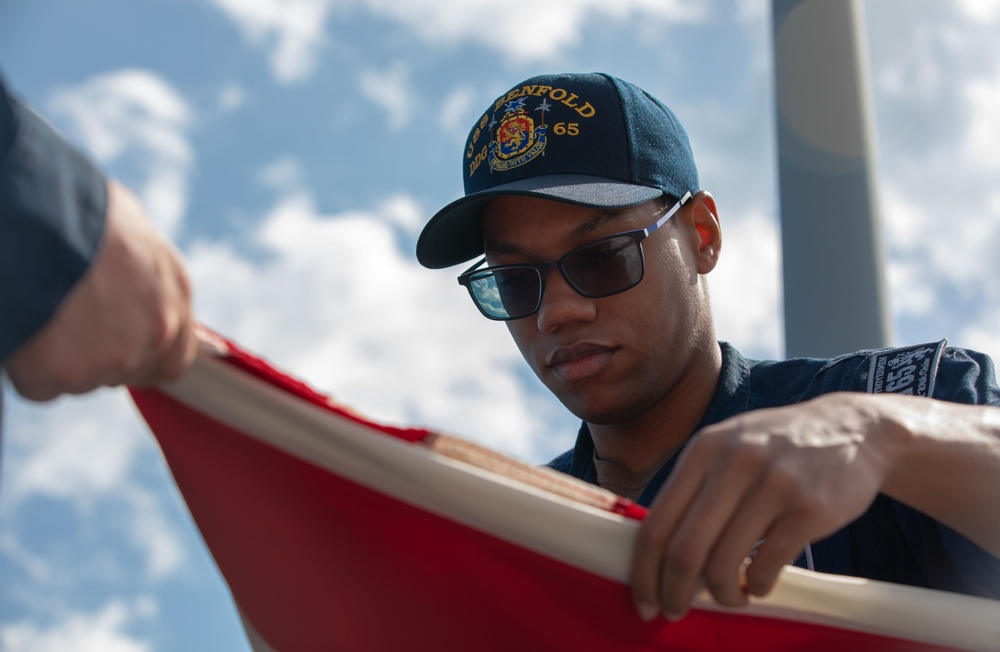 USS Benfold (DDG 65) begins patrol