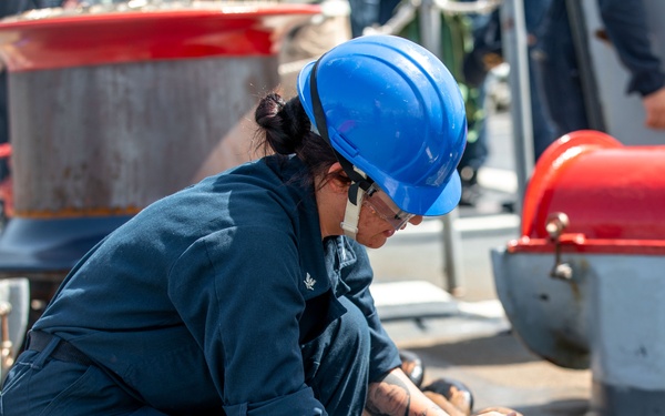 USS Benfold (DDG 65) begins patrol