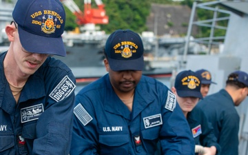 USS Benfold (DDG 65) begins patrol