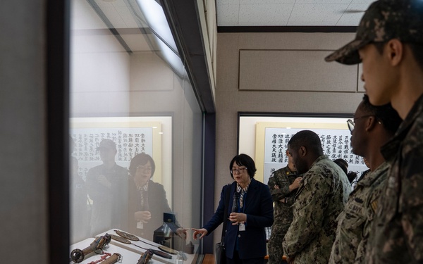 ROK, U.S. Sailors Attend Tour Honoring Korean Admiral Yi