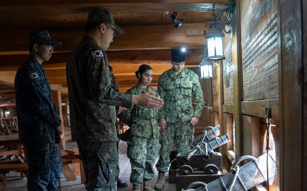 ROK, U.S. Sailors Attend Tour Honoring Korean Admiral Yi