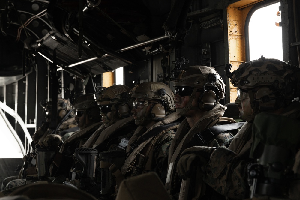 31st MEU conducts Helicopter Raid during MEUEX