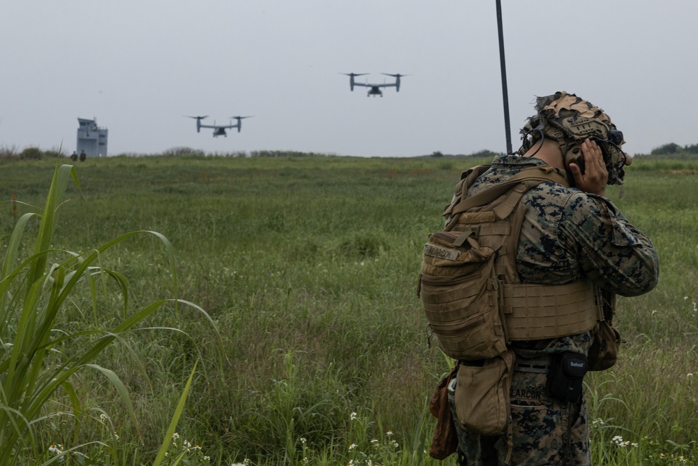 31st MEU conducts Helicopter Raid during MEUEX