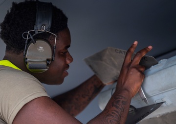 18th MXG hosts quarterly load competition