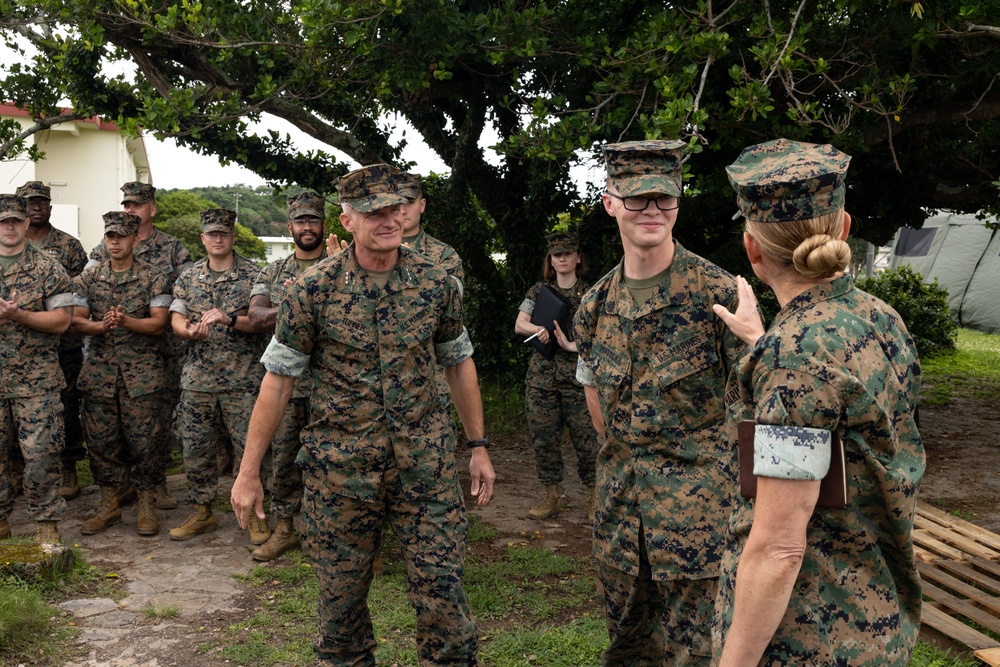 Kaiju Rain | III MEF Commanding General visits III MIG