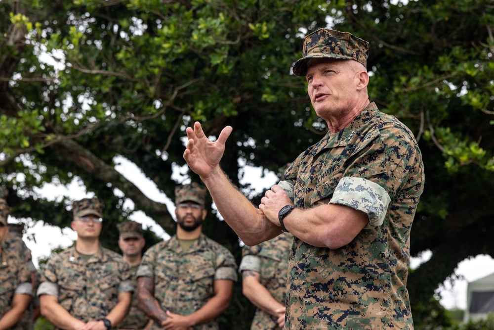 Kaiju Rain | III MEF Commanding General visits III MIG