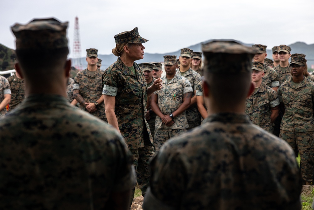 Kaiju Rain | III MEF Commanding General visits III MIG