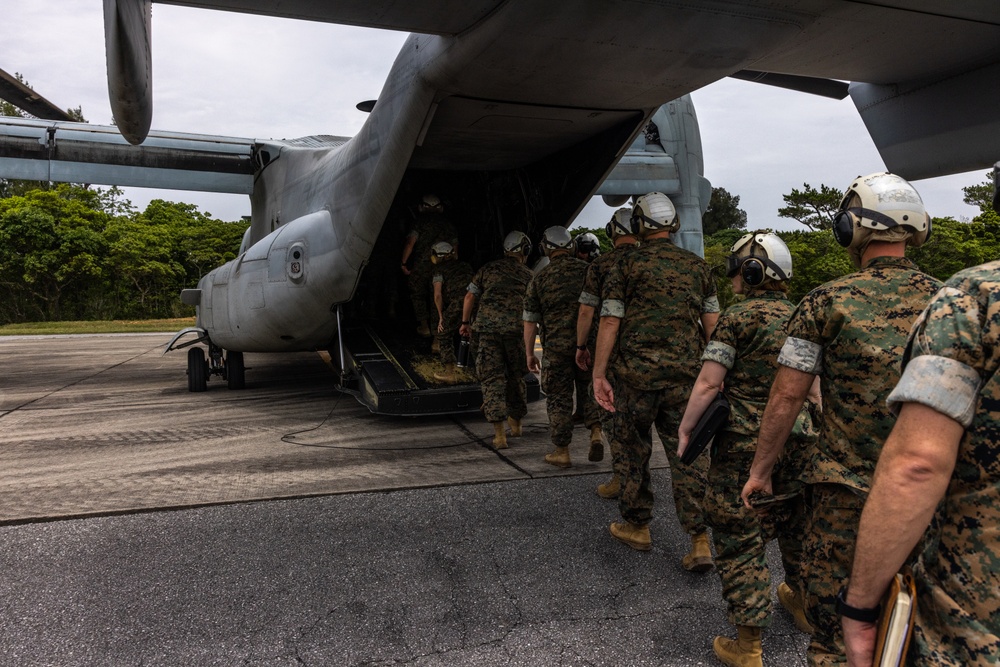Kaiju Rain | III MEF Commanding General visits III MIG