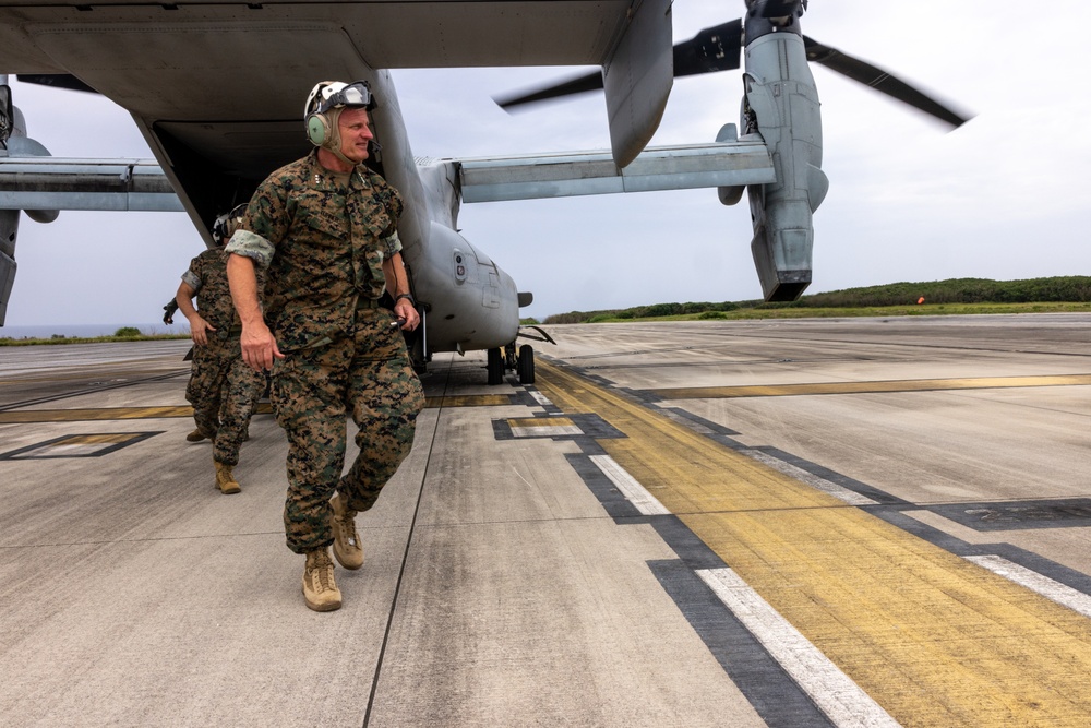 Kaiju Rain | III MEF Commanding General visits III MIG