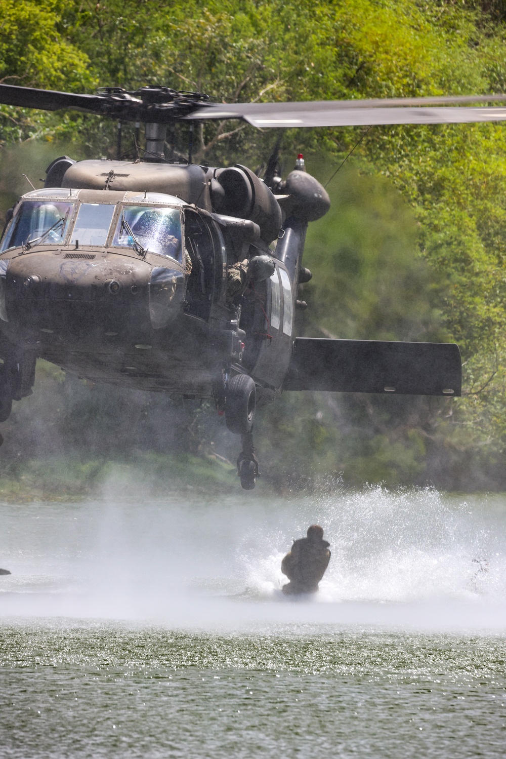 Balikatan 25: JOTC Completes HELOCAST Insertion Training